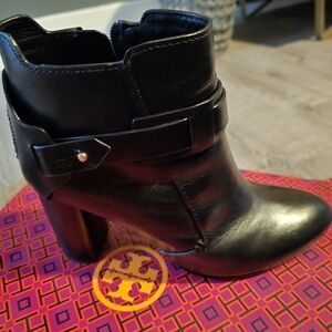 Tory burch Boots